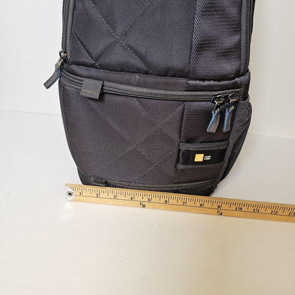 Case Logic grey small side access camera backpack - Picture 4 of 14